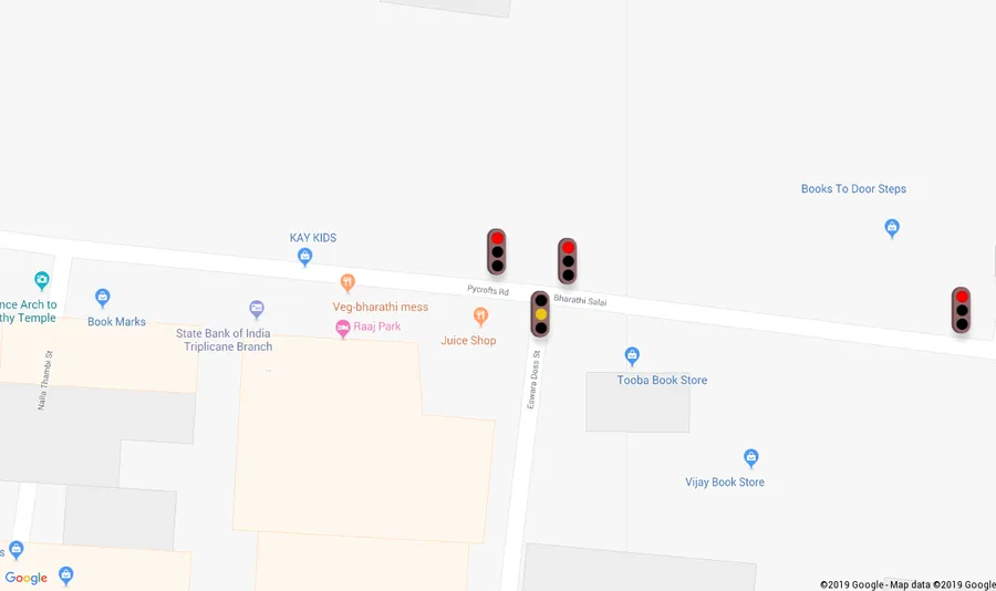 Live traffic signal status — map markers show real-time state and wait time